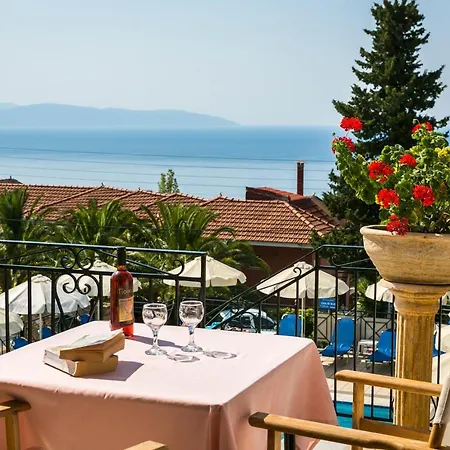 アパートホテル Saulas