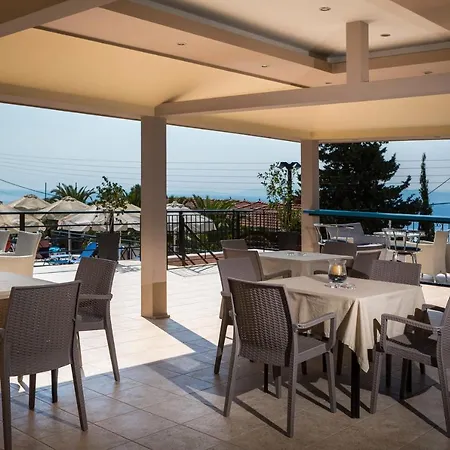 Saulas アパートホテル